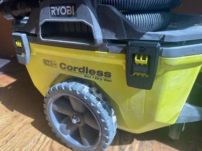 Ryobi P770 Wet/Dry Vac Replacement Latch