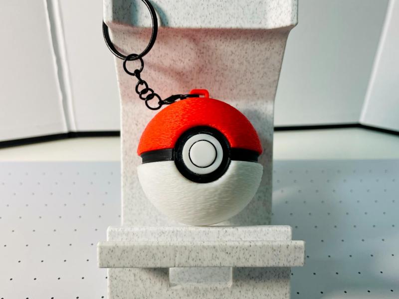 Pokemon Pokeball Keychain