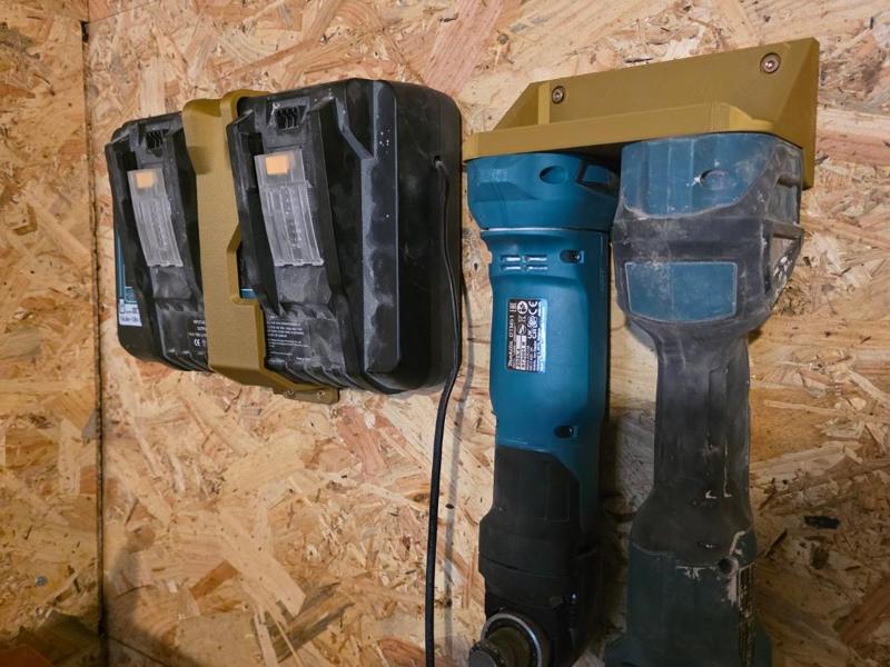 Makita wall holder, jigsaw, recipro, circular saw