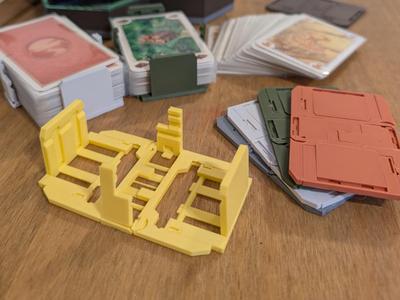 Compact modular card holder for Catan