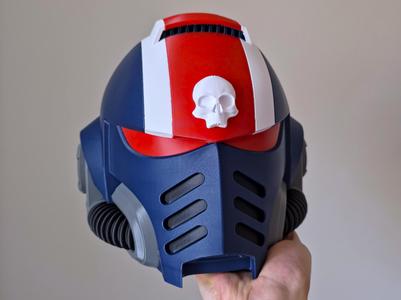 War hammer 40K Space Marine Helmet one piece