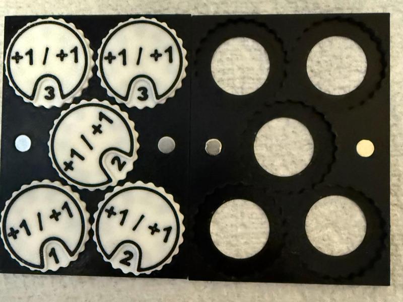 Circle +1/+1 counter Holder Slides into deck box