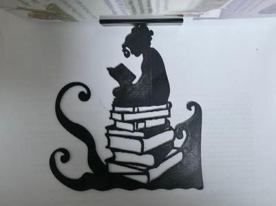 Girl for the invisible book support 