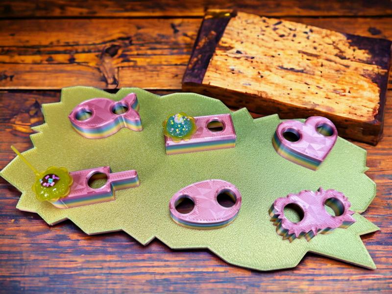 6 STANDS/HOLDERS FOR ICE CREAM CONES SUITABLE FOR MINIVERSE / MINI BRANDS IN 6 DIFFERENT SHAPES