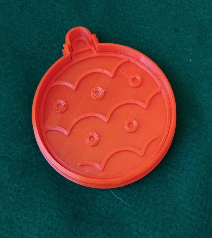 CHRISTMAS BALL CUTTER