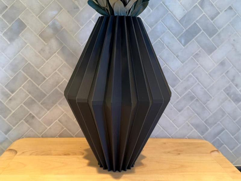 247mm Tall Modern Star Vase