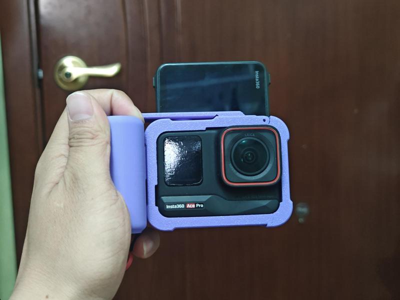 Insta360 Ace Pro Street Photography Kit, Cage, and Handle, Version 2.0