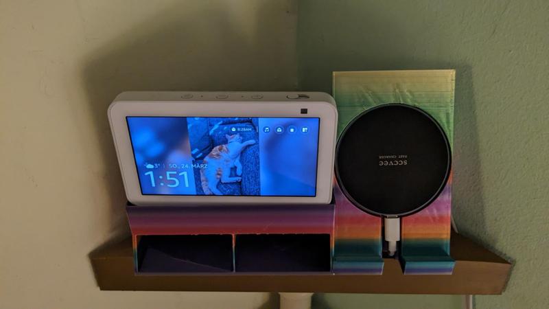 Lucyna's Echo 5 Show Speaker with Qi-Loader-Stand