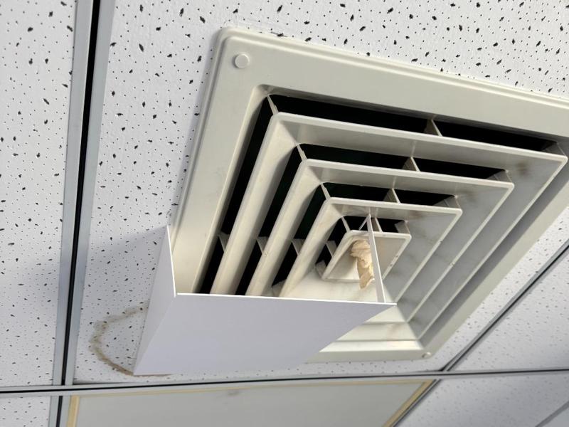 Square Air Conditioner Wind Deflector