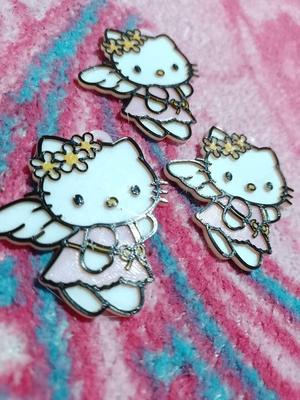 Hello Kitty fairy keychain