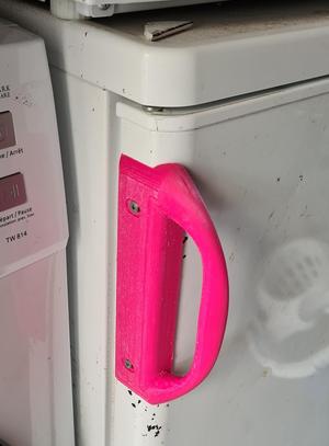 Freezer / fridge handle