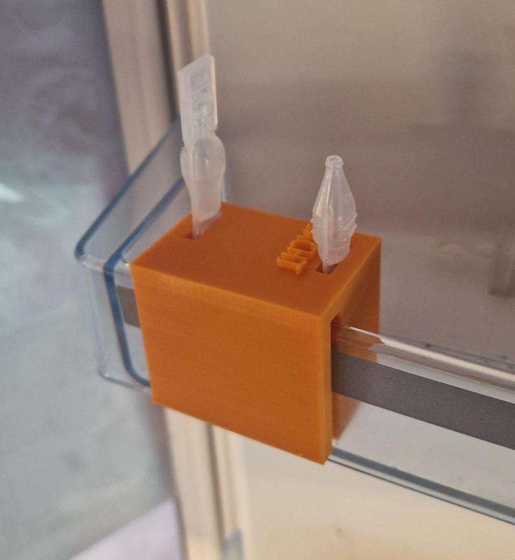 Holder eye drops single doses refrigerator