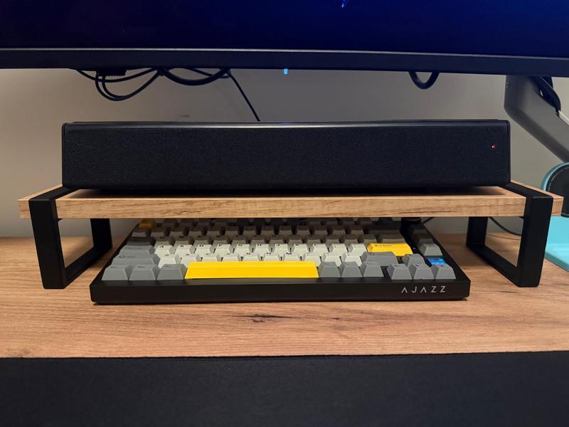 Shelf legs / desk riser