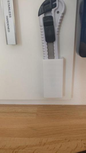 Cutter knife holder