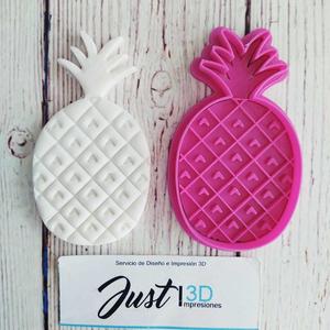 COOKIE CUTTER PINEAPPLE
