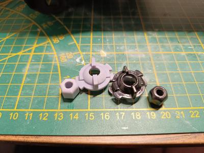 BMW E36 headlight regulation screw lock