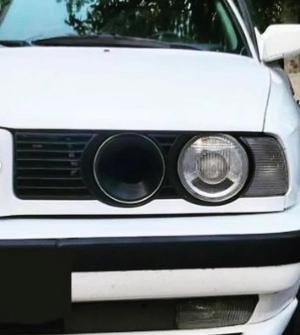 BMW E34 headlight intake