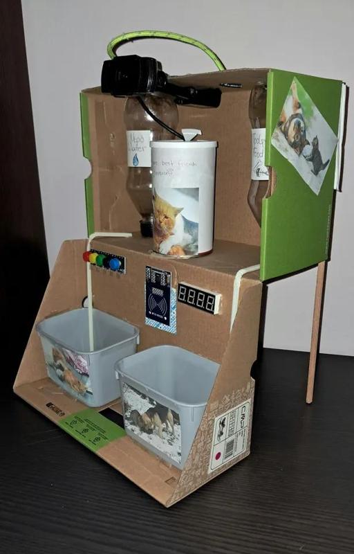 Smart Stray Feeding Spot   