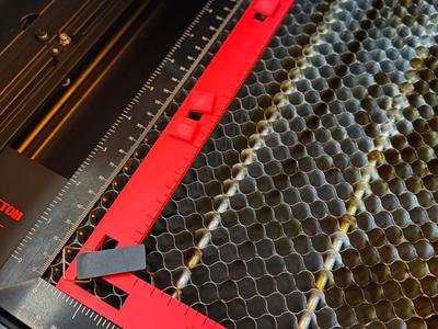 XTool S1 honeycomb guide