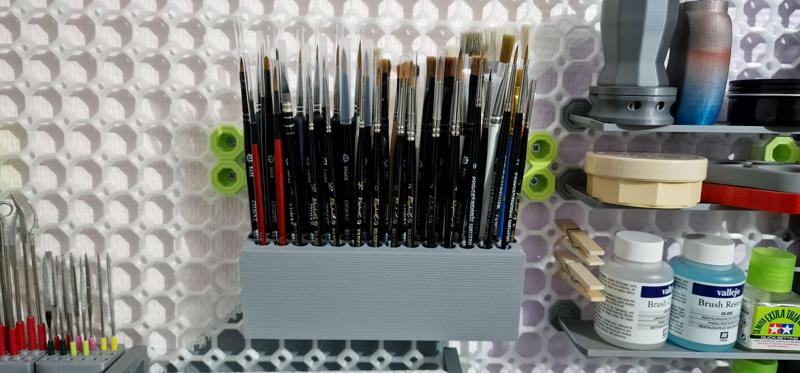 Multiboard brushes holder painting