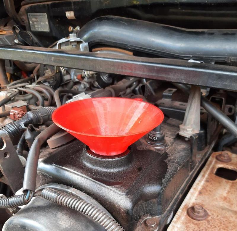 Twist lock Oil funnel