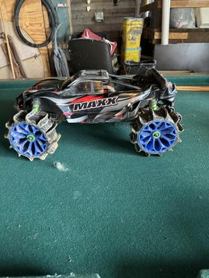 Traxxas Maxx Rim and Paddle Tire