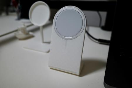 MagSafe Charger Stand for iPhone