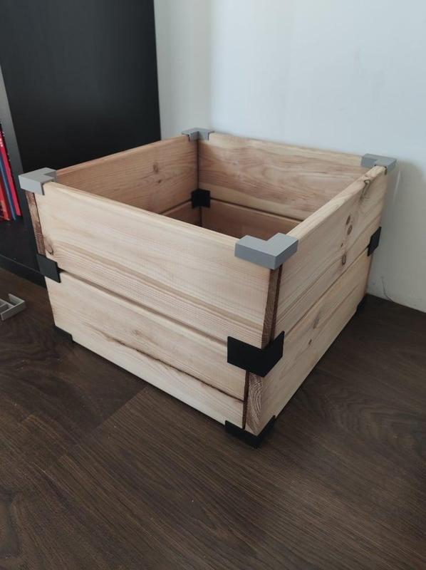 Connectors to make DIY wooden boxes
