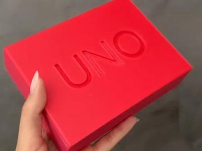 Simple uno box