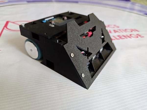MAKERSumo: Chassis based on SUMOBIT Expansion Board