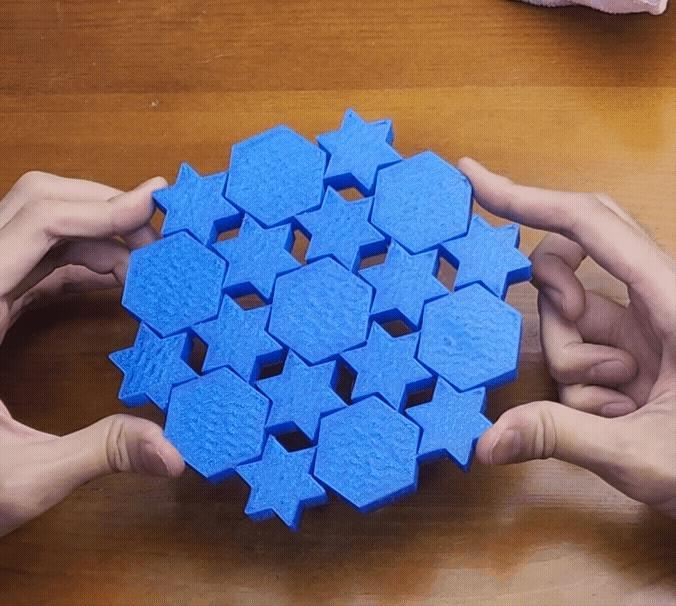 Flexible geometric toy