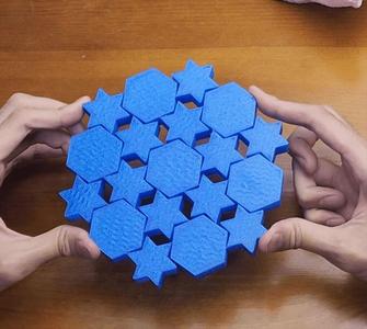 Flexible geometric toy
