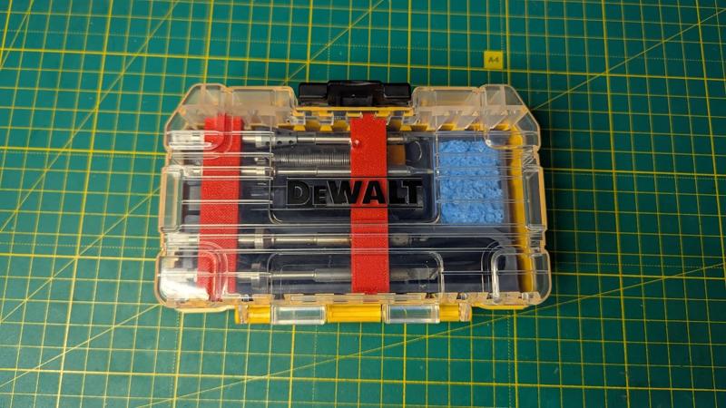 TS101 DeWalt TOUGH CASE+ (STANLEY) DT70801