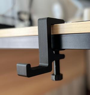Screwable headset holder for thick tables