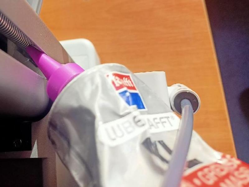 Universal lubricant nozzles