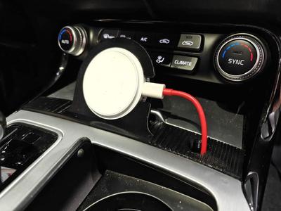 Kia Stinger OnePlus 13 AIRVOOC 50W Magnetic Charger Mount