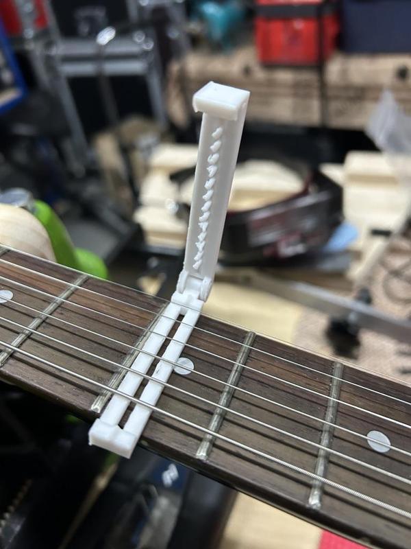 Guitar String Clip