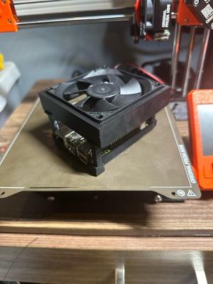Raspberry Pi 3 Case with big fan