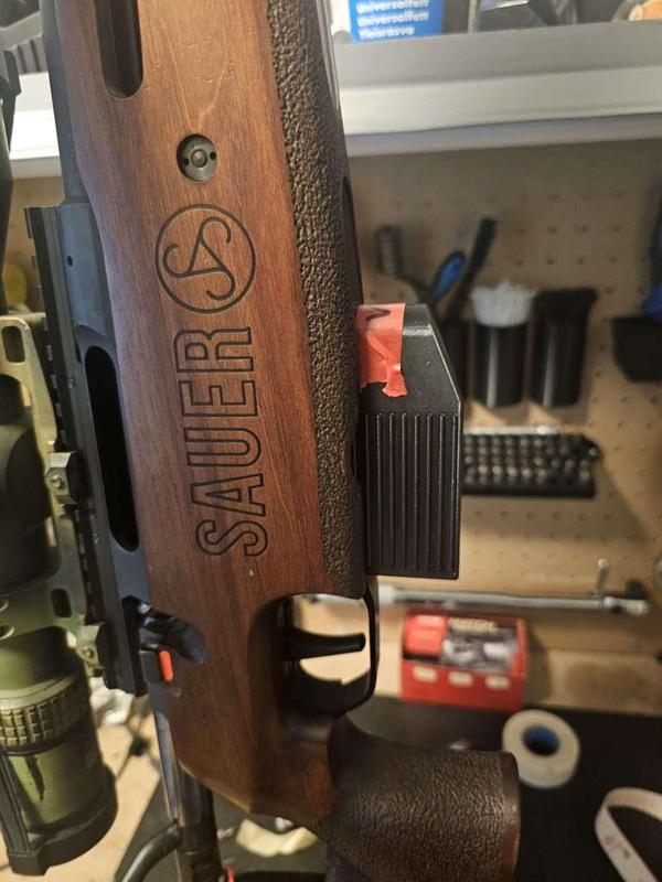 Sauer 200 STR +2 magazine bottom