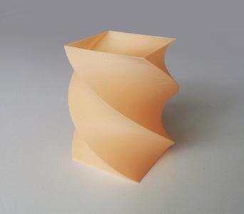 Simple Twisted Vase 1