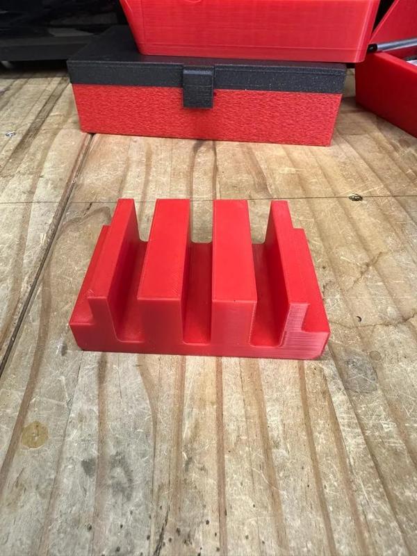 Travel support for {"darts case" by Emil}   