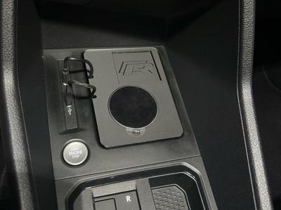 VW Caddy 2022 MagSafe