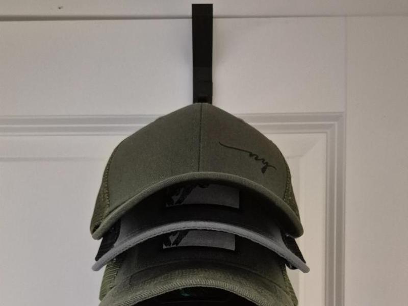 Extendable caphanger for atleast 6 caps!