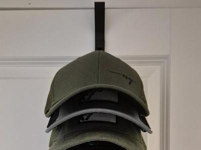 Extendable caphanger for atleast 6 caps!