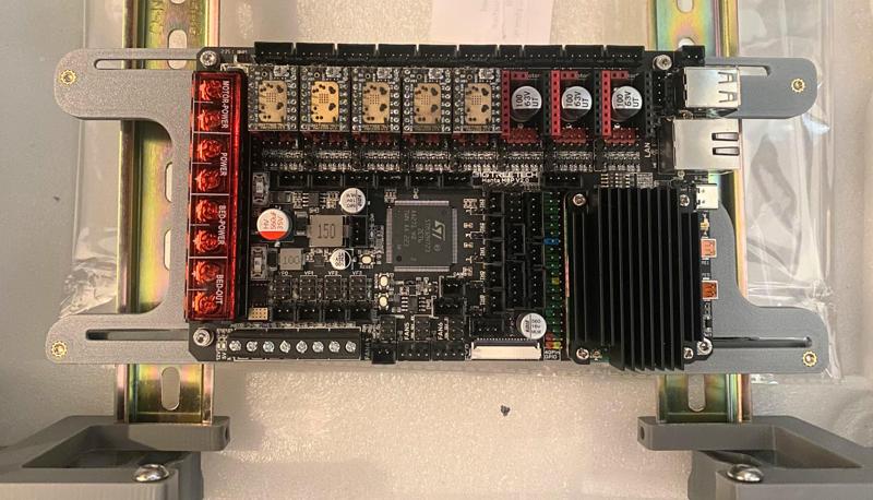 BTT Manta M8P Double DIN mount