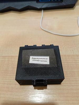 A case for storing electronic cheat sheets alexgyver (microReader).