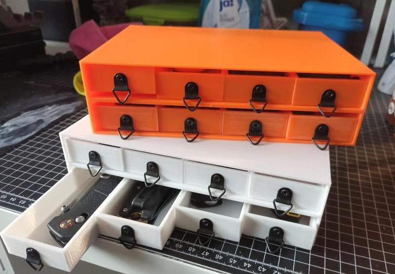 Sammelbox für Taschenmesser oder ähnliches