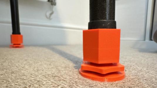Camping table leg leveller
