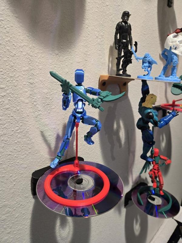 CD/DVD repurposing into Shelf