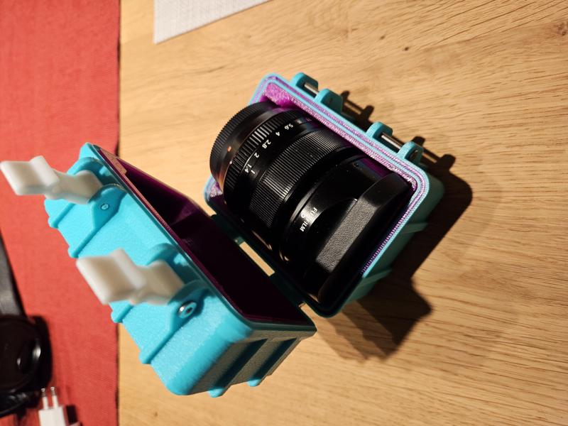 Fujinon XF 35mm F/1.4 R Rugged Box